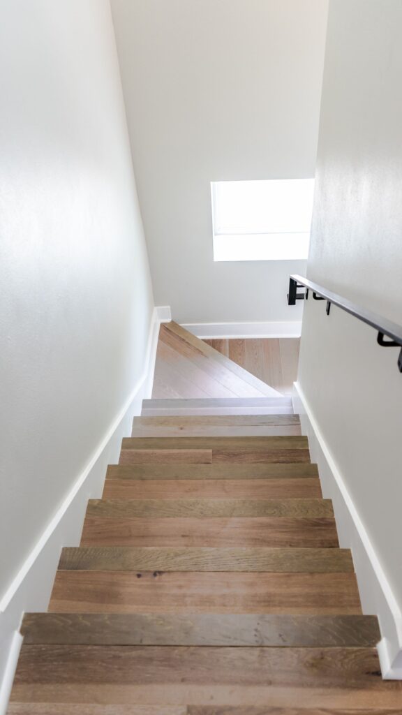 Escalier en bois, boiseries