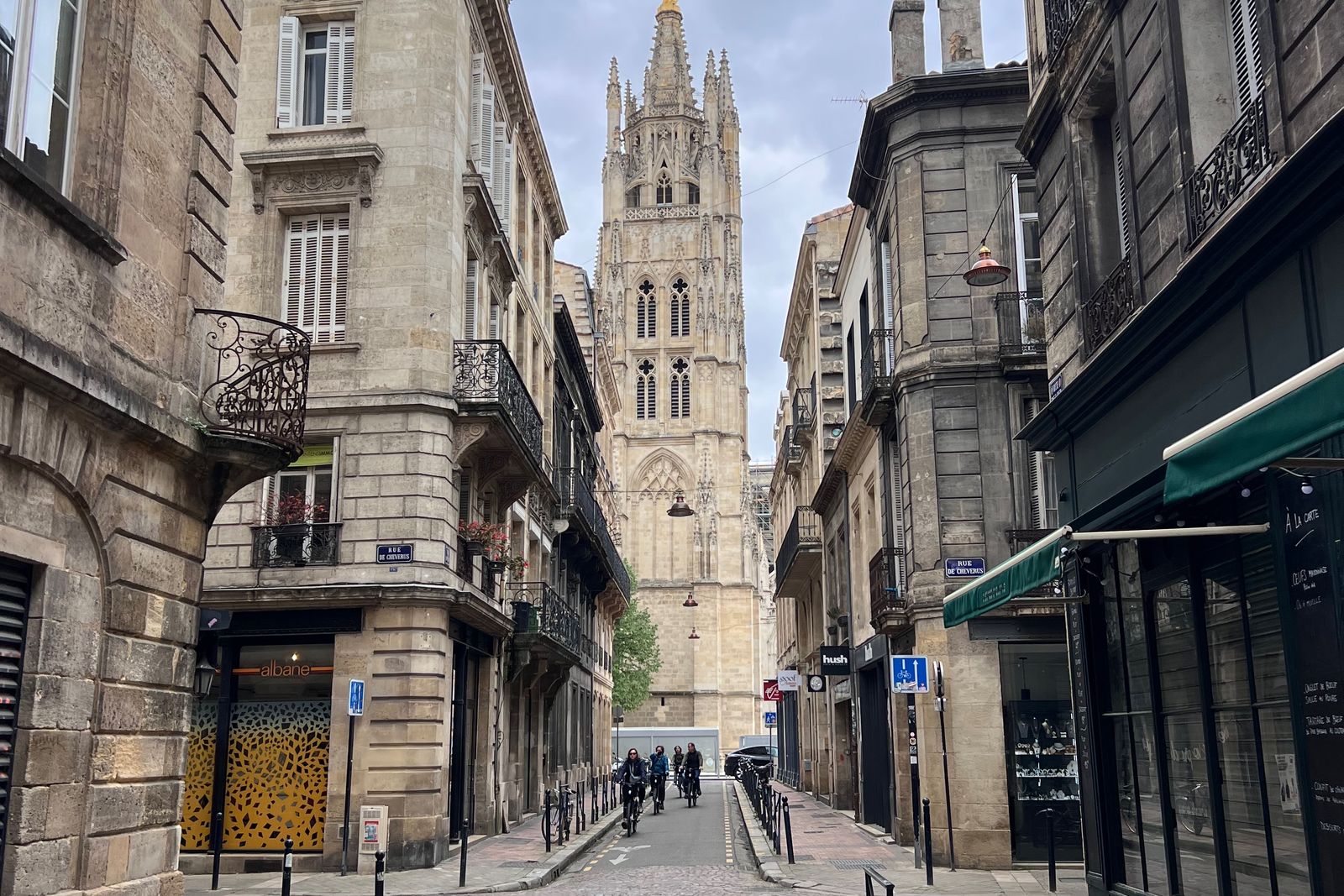 Ravalement de façade en pierre à Bordeaux