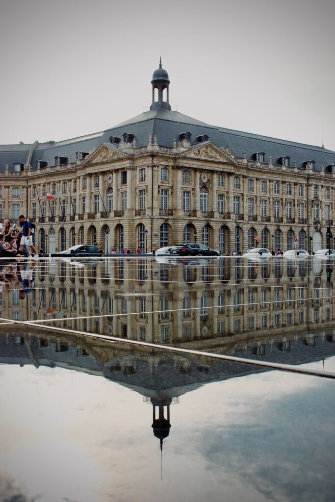 Ravalement de façade à Bordeaux, Place de la Bourse